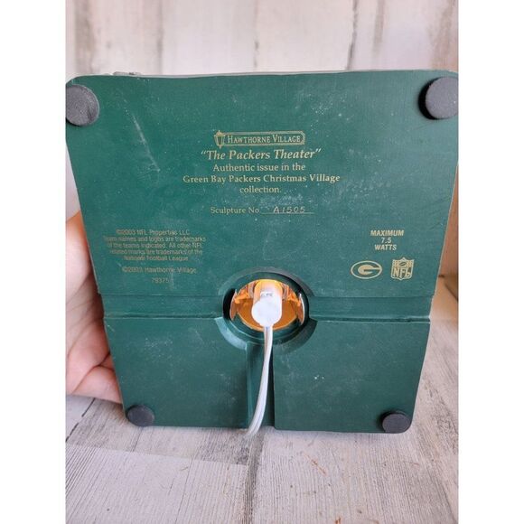 Hawthorne Village the Packers theater 2003 NFL football accessory Xmas - Picture 10 of 10